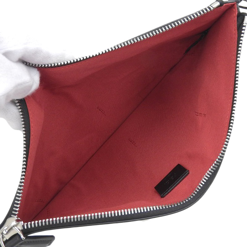 http://フェンディ%20FENDI%20バッグバグズ%20モンスター%20クラッチバッグ%20レザー%20ブラック%207N0078%20美品%20OB1822