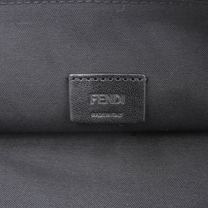 http://フェンディ%20FENDI%20バッグバグズ%20モンスター%20クラッチバッグ%20レザー%20ネイビー%207N0078%20美品%20OB1823