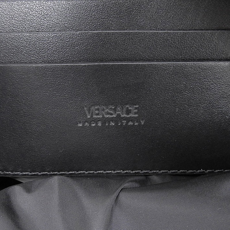 http://ヴェルサーチ%20VERSACE%20メデューサ%20ショルダーバッグ%20斜め掛けショルダー%20ナイロン%20グリーン%20美品%20OB1825