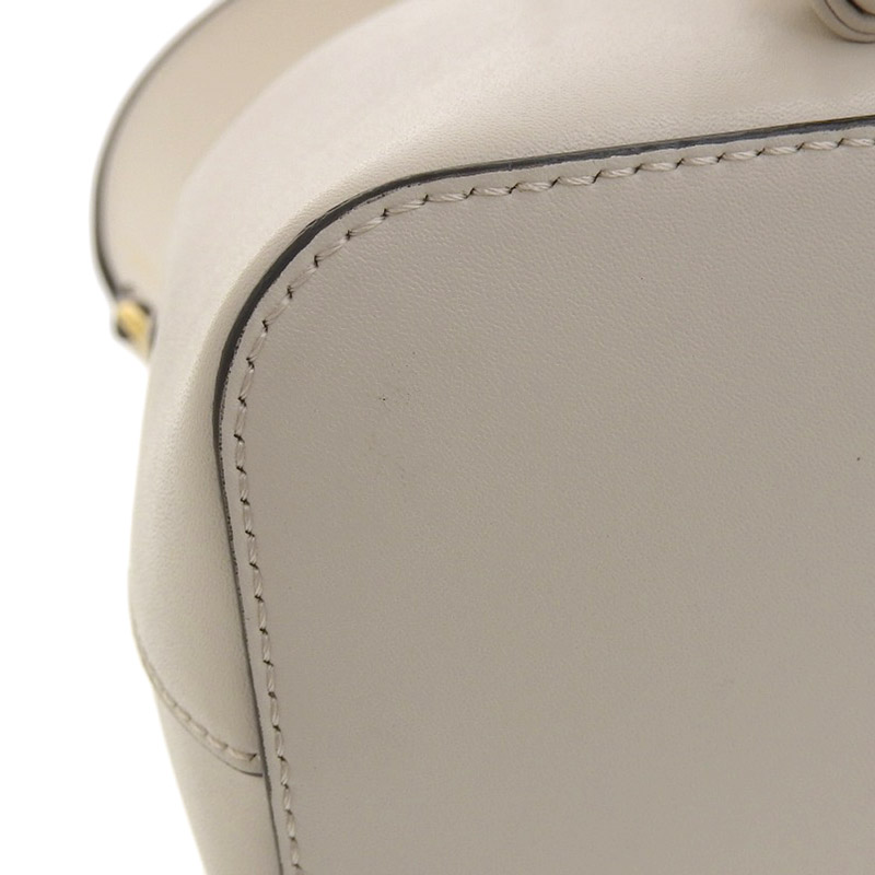 http://フェンディ%20FENDI%20モントレゾールミニ%202WAYバッグ%20ハンドバッグ%20ショルダーバッグ%20レザー%20ベージュ%208BS010%20中古%20OB1827