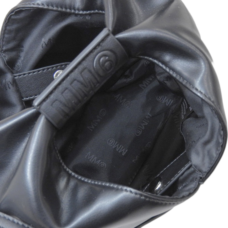 http://メゾンマルジェラ%20MAISON%20MARGIELA%20MM6%202WAYバッグ%20ハンドバッグ%20ショルダーバッグ%20レザー%20ブラック%20中古%20OB1833