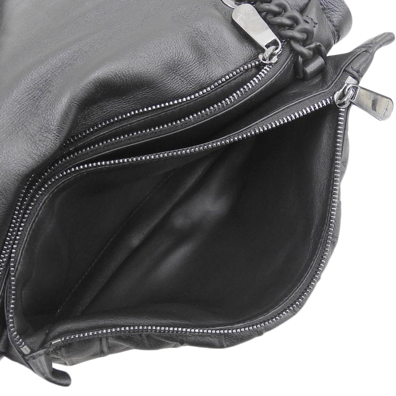 http://フェラガモ%20FERRAGAMO%20ヴィヴァボウ%20ヴァラリボン%20ショルダーバッグ%20レザー%20ブラック%20中古%20OB1835