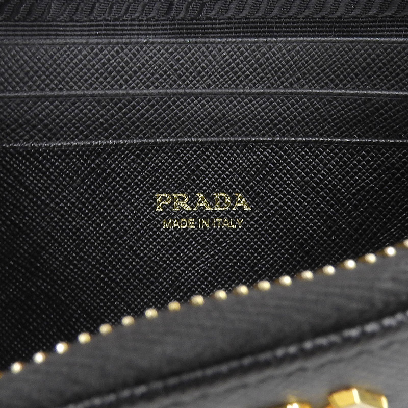 http://プラダ%20PRADA%20ショルダーバッグ%20チェーンショルダー%20サフィアーノ%20レザー%20ブラック%201DH010%20中古%20OB1838