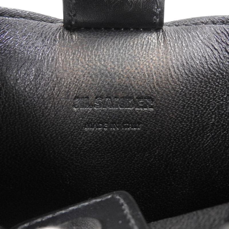 http://ジルサンダー%20JIL%20SANDER%20ショルダーバッグ%20斜め掛けショルダー%20レザー%20ブラック%20中古%20OB1840