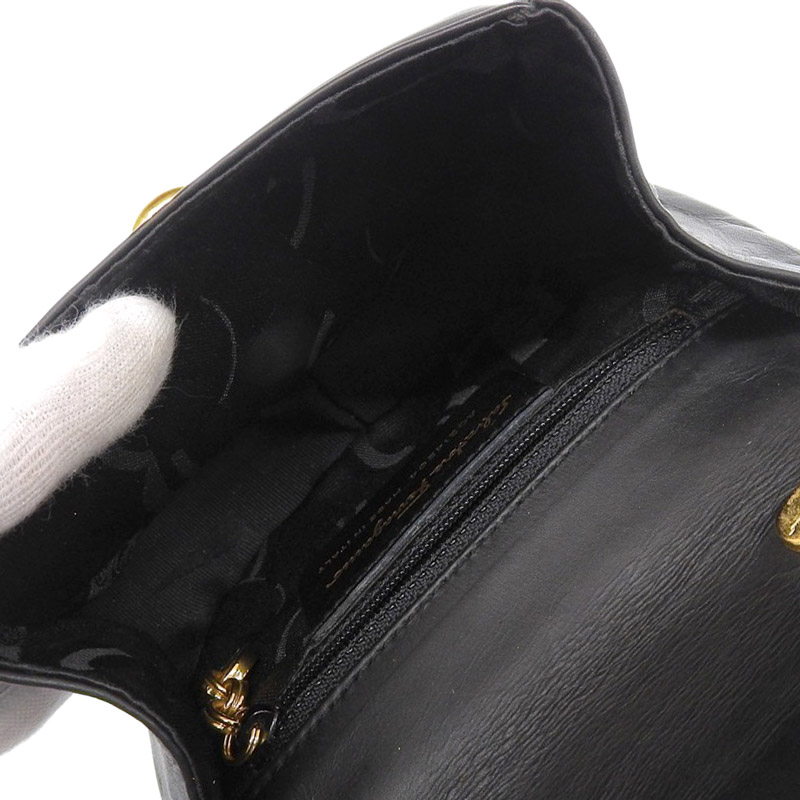 http://フェラガモ%20FERRAGAMO%20ガンチーニ%20ショルダーバッグ%20チェーンショルダー%20レザー%20ブラック%20中古%20OB1842