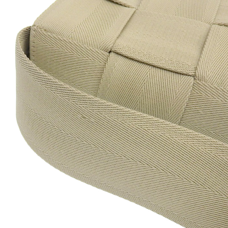 http://ボッテガヴェネタ%20BOTTEGA%20VENETA%20ウェビングカセット%20ショルダーバッグ%20斜め掛け%20キャンバス%20ベージュ%20680514V1G21%20美品%20OB1843
