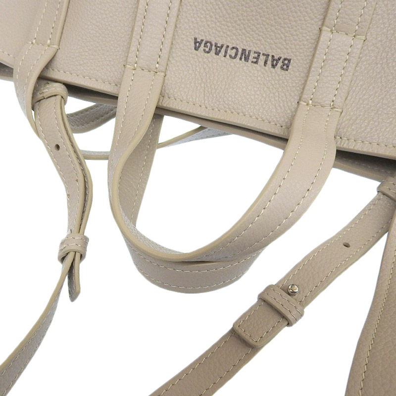 http://バレンシアガ%20BALENCIAGA%20エブリデイトートXS%202WAYバッグ%20ハンドバッグ%20ショルダーバッグ%20レザー%20ベージュ%20672793%20中古%20OB1844