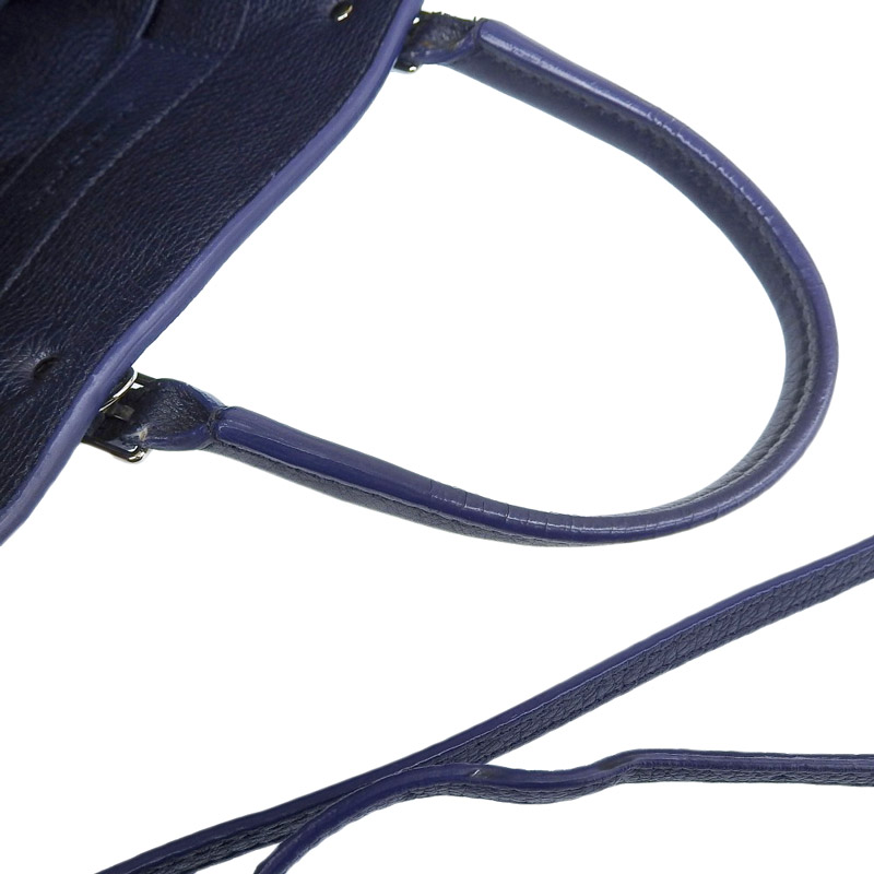 http://バレンシアガ%20BALENCIAGA%20ザ・ペーパーミニ%202WAYバッグ%20ハンドバッグ%20ショルダーバッグ%20レザー%20ネイビー%20399531%20中古%20OB1845
