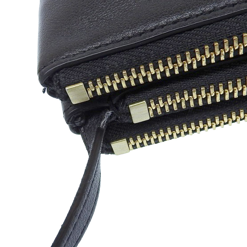 http://セリーヌ%20CELINE%20トリオ%20ショルダーバッグ%20斜め掛けショルダーバッグ%20レザー%20ブラック%20中古%20OB1846