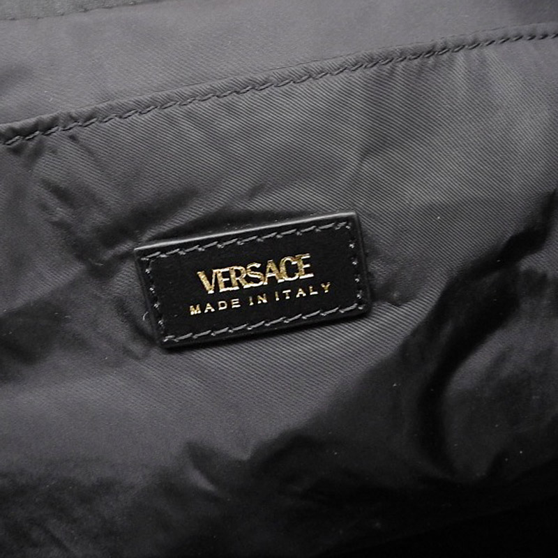 http://ヴェルサーチ%20VERSACE%20リュックサック%20バックパック%20ナイロン%20ブラック%20美品　OB1848
