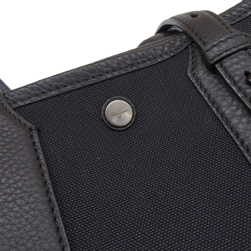 http://フェラガモ%20FERRAGAMO%20トートバッグ%20キャンバス/レザー%20ブラック%20中古%20OB1849