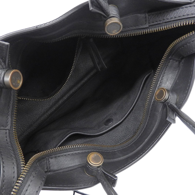 http://バレンシアガ%20BALENCIAGA%20ブラックアウトシティ%202WAYバッグ%20ハンドバッグ%20ショルダーバッグ%20レザー%20ブラック%20443516%20中古%20OB1851