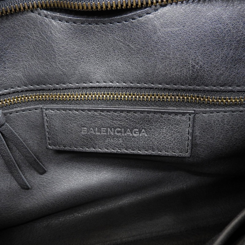 http://バレンシアガ%20BALENCIAGA%20ブラックアウトシティ%202WAYバッグ%20ハンドバッグ%20ショルダーバッグ%20レザー%20ブラック%20443516%20中古%20OB1851