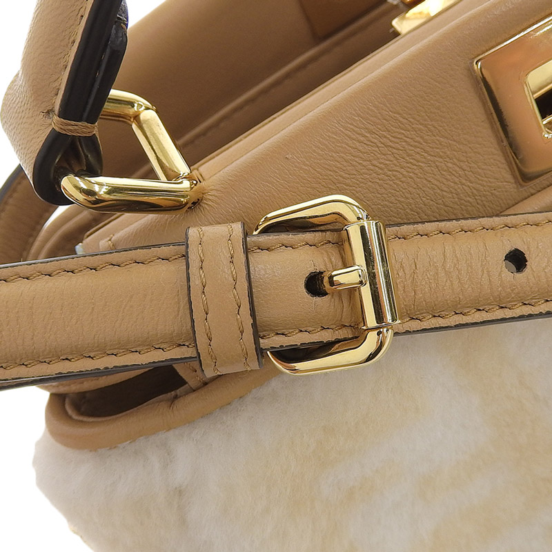 http://フェンディ%20FENDI%20ピーカブー%20ミニ%202WAYバッグ%20ハンドバッグ%20ショルダーバッグ%20レザー/ムートン%20ベージュ%208BN244%20中古%20OB1852