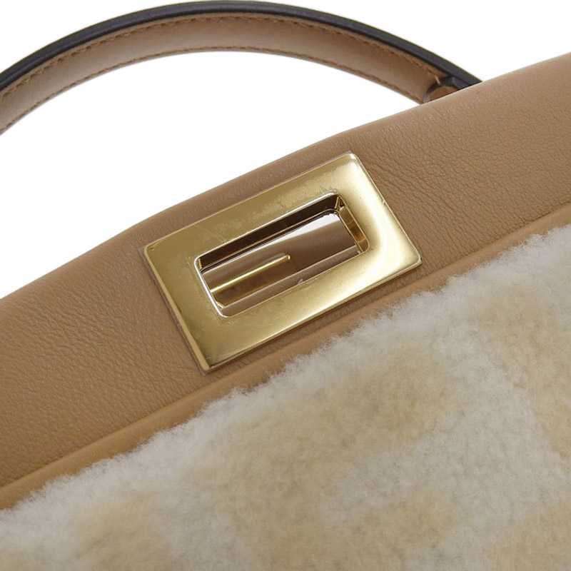 http://フェンディ%20FENDI%20ピーカブー%20ミニ%202WAYバッグ%20ハンドバッグ%20ショルダーバッグ%20レザー/ムートン%20ベージュ%208BN244%20中古%20OB1852