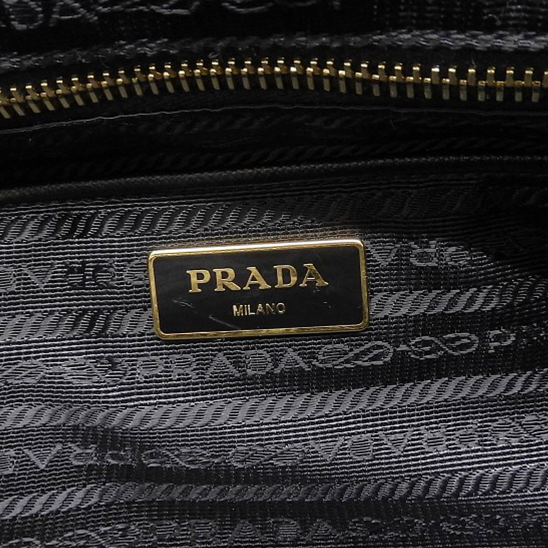 http://プラダ%20PRADA%202WAYバッグ%20ハンドバッグ%20ショルダーバッグ%20ナイロン/レザー%20ブラック%20BN2541%20中古%20OB1858
