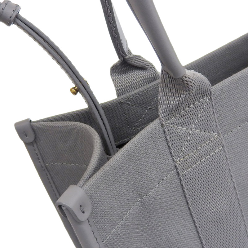 http://バレンシアガ%20BALENCIAGA%20ハードウェアトート%202WAYバッグ%20ショルダーバッグ%20ハンドバッグ%20キャンバス/レザー%20グレー%20中古%20OB1859