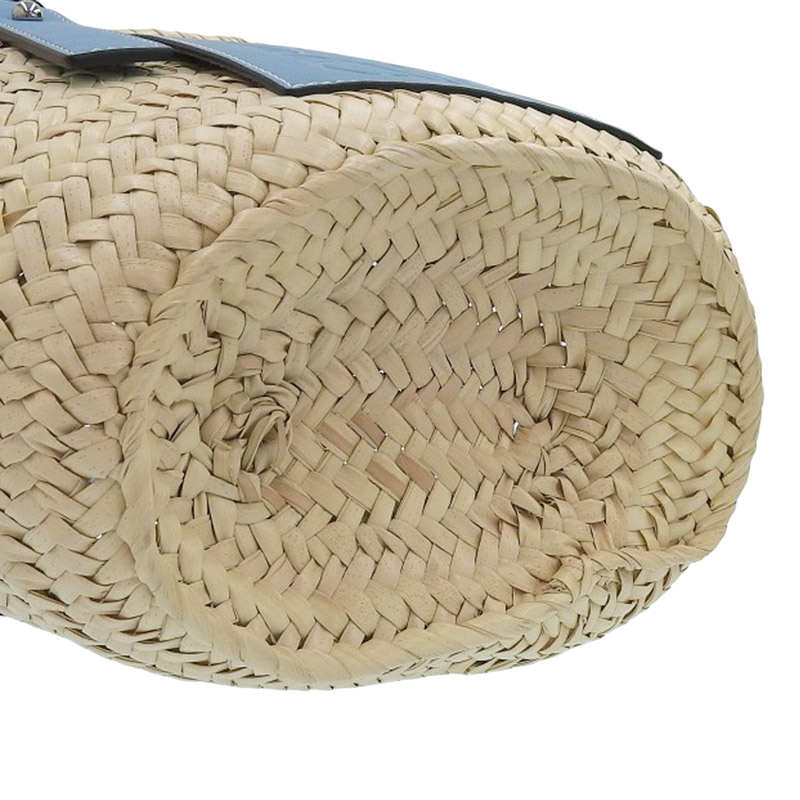 http://ロエベ%20LOEWE%20バスケットバッグ%20スモール%20トートバッグ%20かごバッグ%20ラフィア/レザー%20ナチュラル/ブルー%20中古%20OB1860