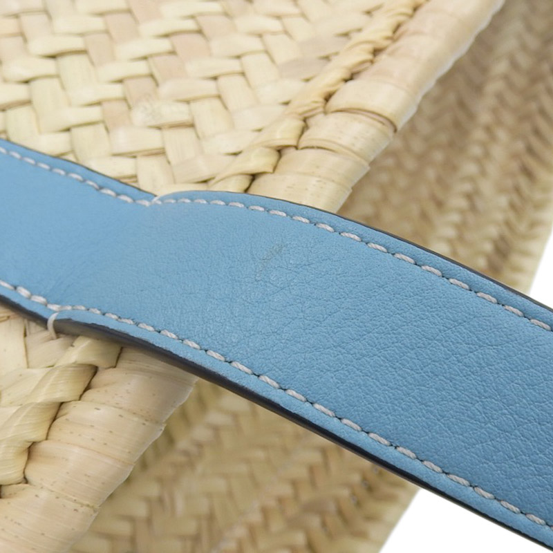 http://ロエベ%20LOEWE%20バスケットバッグ%20スモール%20トートバッグ%20かごバッグ%20ラフィア/レザー%20ナチュラル/ブルー%20中古%20OB1860