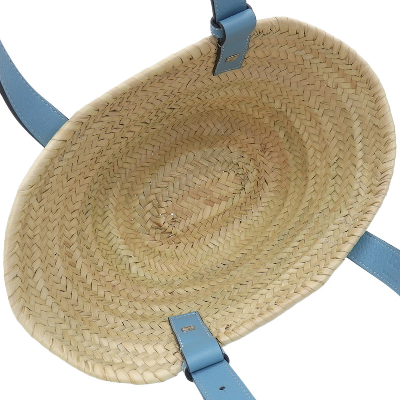 http://ロエベ%20LOEWE%20バスケットバッグ%20スモール%20トートバッグ%20かごバッグ%20ラフィア/レザー%20ナチュラル/ブルー%20中古%20OB1860