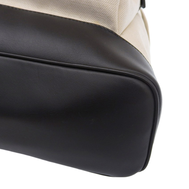 http://バレンシアガ%20BALENCIAGA%20バックパック%20リュックサック%20キャンバス/レザー%20ホワイト/ブラック%20392007%20中古%20OB1864