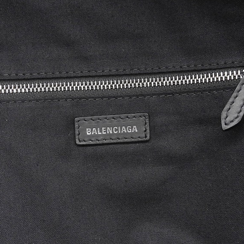 http://バレンシアガ%20BALENCIAGA%20バックパック%20リュックサック%20キャンバス/レザー%20ホワイト/ブラック%20392007%20中古%20OB1864