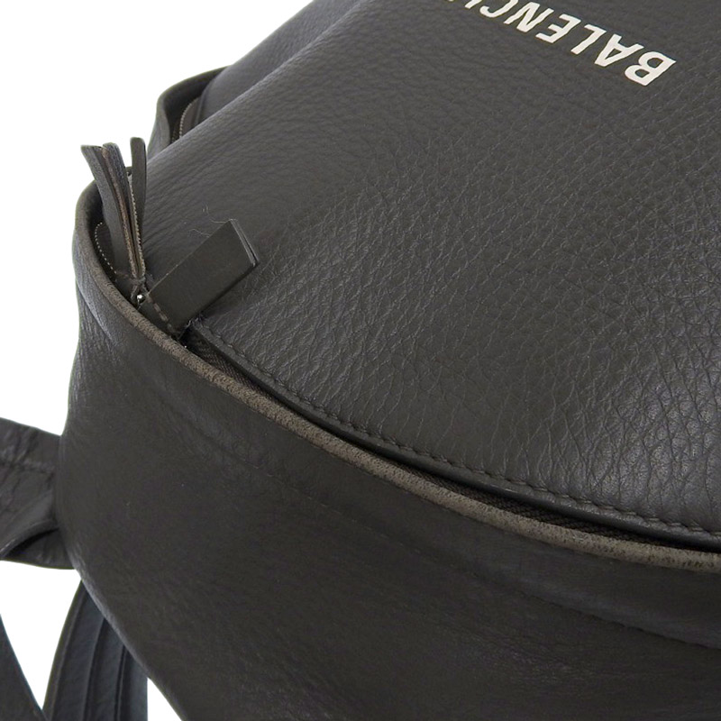http://バレンシアガ%20BALENCIAGA%20エブリデイ%20バックパック%20リュックサック%20レザー%20グレー%20552374%20中古%20OB1865