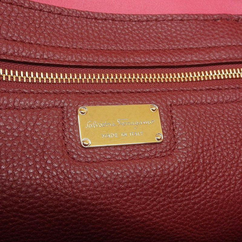 http://フェラガモ%20FERRAGAMO%20エイミー%20ガンチーニ%20トートバッグ%20レザー%20レッド%20中古%20OB1866