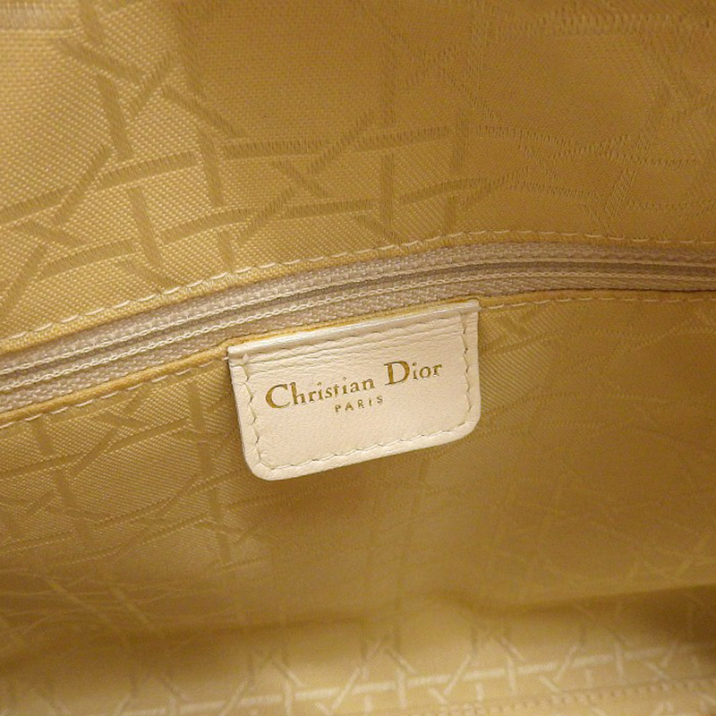 http://ディオール%20CHRISTIAN%20DIOR%20レディディオール%202WAYバッグ%20ハンドバッグ%20ショルダーバッグ%20レザー%20ホワイト%20中古%20OB1873