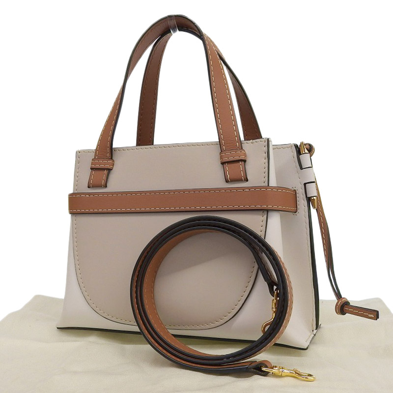 http://ロエベ%20LOEWE%20ゲートトップハンドルミニ%202WAYバッグ%20ハンドバッグ%20レザー%20ホワイト/ベージュ/ブラウン%20中古%20OB1874