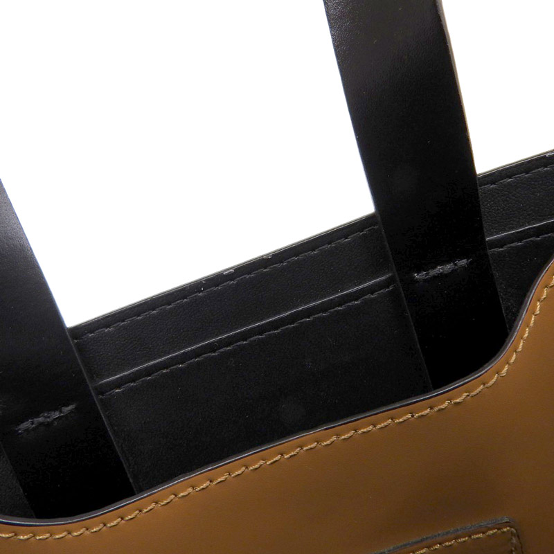 http://マルニ%20MARNI%202WAYバッグ%20ハンドバッグ%20ショルダーバッグ%20レザー%20ブラウン/ブラック%20中古%20OB1877