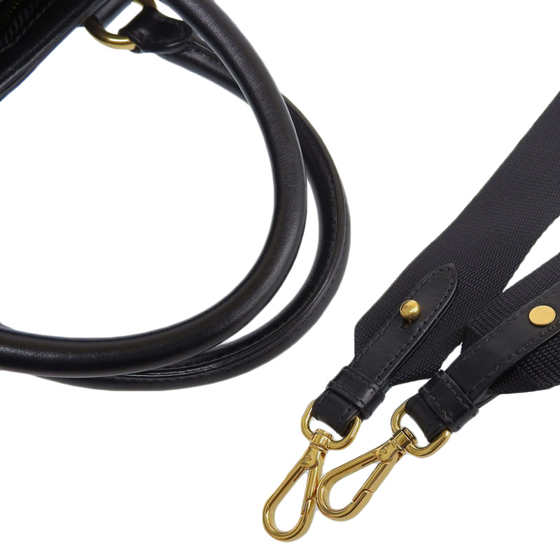 http://プラダ%20PRADA%202WAYバッグ%20ハンドバッグ%20ショルダーバッグ%20ナイロン/レザー%20ブラック%20中古%20OB1881