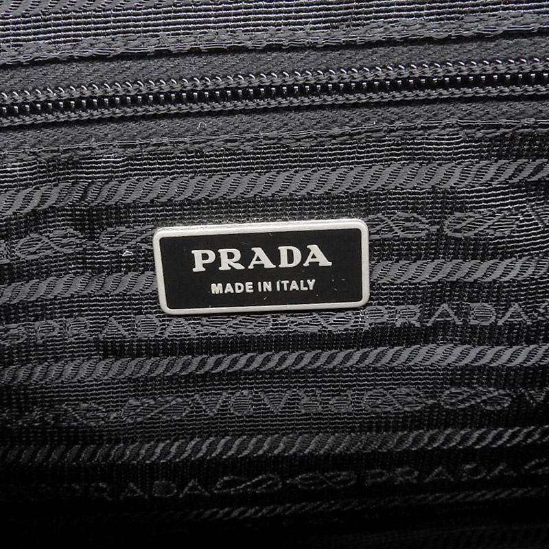 http://プラダ%20PRADA%20ショルダーバッグ%20斜め掛けショルダー%20ナイロン%20レザー%20ブラック%20中古%20OB1883