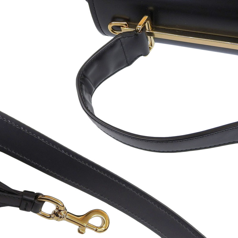 http://フェラガモ%20FERRAGAMO%20ヴァラ%202WAYバッグ%20ハンドバッグ%20ショルダーバッグ%20レザー%20ブラック%20中古%20OB1892