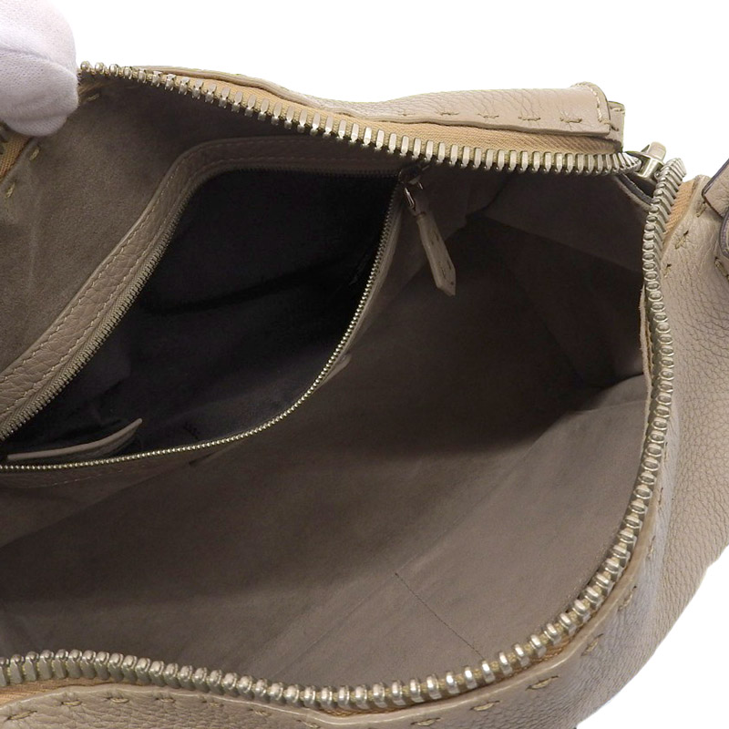 http://フェンディ%20FENDI%20セレリアレイ%202WAYバッグ%20ハンドバッグ%20ショルダーバッグ%20レザー%20グレージュ%208BL137%20中古%20OB1894