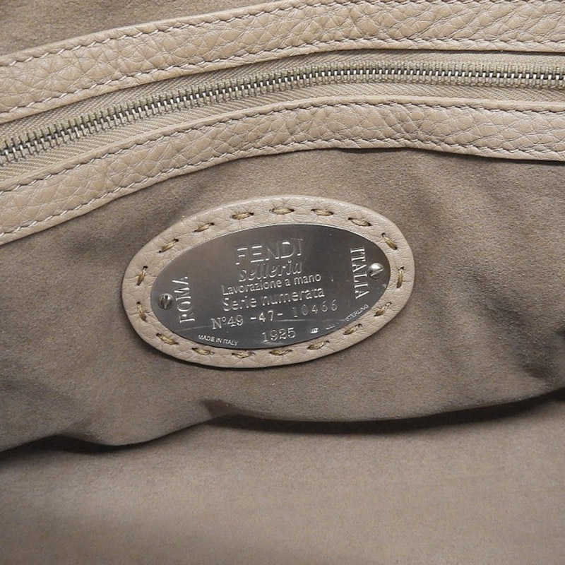 http://フェンディ%20FENDI%20セレリアレイ%202WAYバッグ%20ハンドバッグ%20ショルダーバッグ%20レザー%20グレージュ%208BL137%20中古%20OB1894