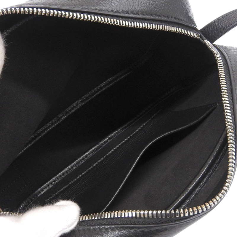 http://バレンシアガ%20BALENCIAGA%20エブリデイ%20ショルダーバッグ%20カメラバッグ%20ポシェット%20レザー%20ブラック%20679267%20中古%20OB1896