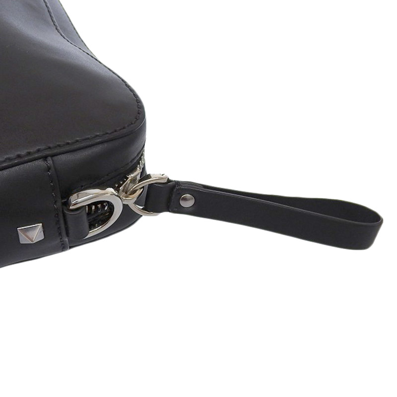 http://ヴァレンティノ%20VALENTINO%20VLTN%202WAYバッグ%20ショルダーバッグ%20クラッチバッグ%20レザー%20ブラック%20中古%20OB1902