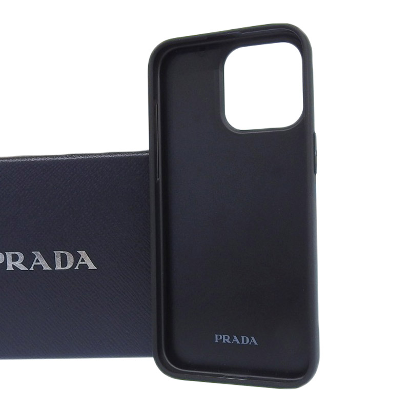 http://プラダ%20PRADA%20スマホケース%20サフィアーノ%20レザー%20ブラック%20iphone15PROMAX用%20美品%20OBB0558