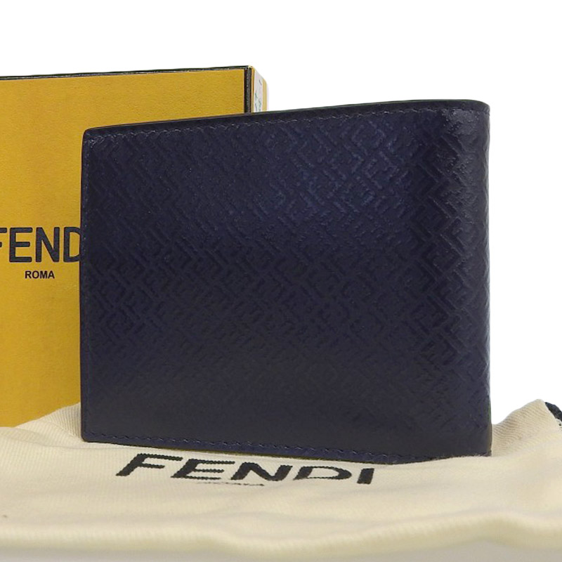 http://フェンディ%20FENDI%20二つ折り財布%20コンパクトウォレット%20ズッキーノ%20レザー%20ネイビー%20中古%20OBB0559
