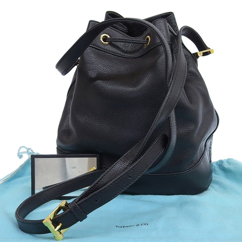 http://ティファニー%20TIFFANY%20&%20Co.%20ショルダーバッグ%20巾着ショルダー%20レザー%20ブラック%20中古%20TI0137