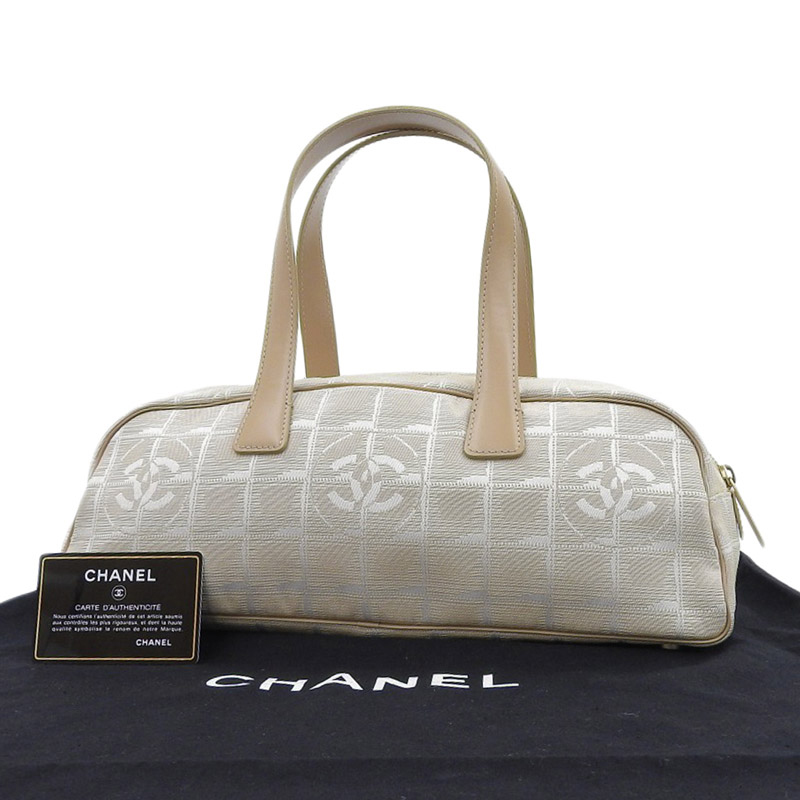 http://シャネル%20CHANEL%20ニュートラベルライン%20ハンドバッグ%20ミニボストン%20ナイロン/レザー%20ベージュ%2010番台%20中古%20CH0928