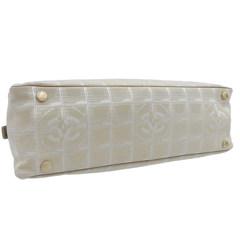 http://シャネル%20CHANEL%20ニュートラベルライン%20ハンドバッグ%20ミニボストン%20ナイロン/レザー%20ベージュ%2010番台%20中古%20CH0928