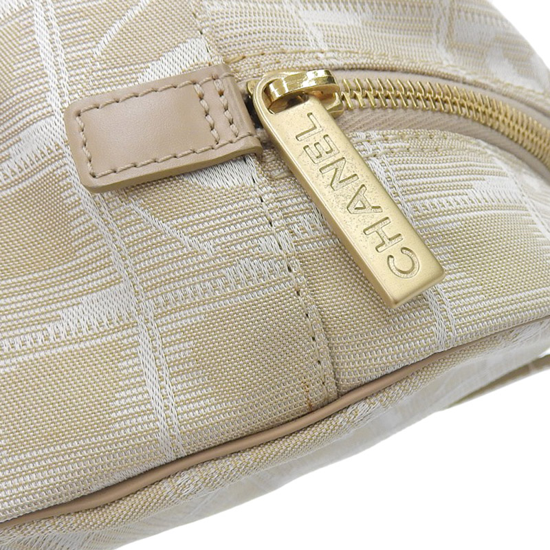 http://シャネル%20CHANEL%20ニュートラベルライン%20ハンドバッグ%20ミニボストン%20ナイロン/レザー%20ベージュ%2010番台%20中古%20CH0928