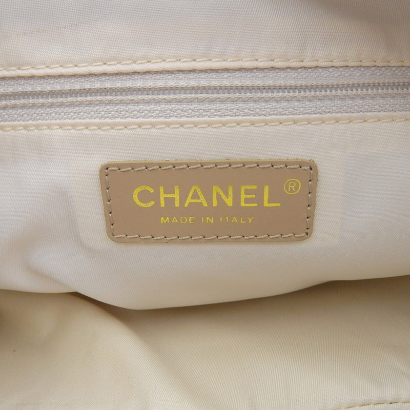 http://シャネル%20CHANEL%20ニュートラベルライン%20ハンドバッグ%20ミニボストン%20ナイロン/レザー%20ベージュ%2010番台%20中古%20CH0928