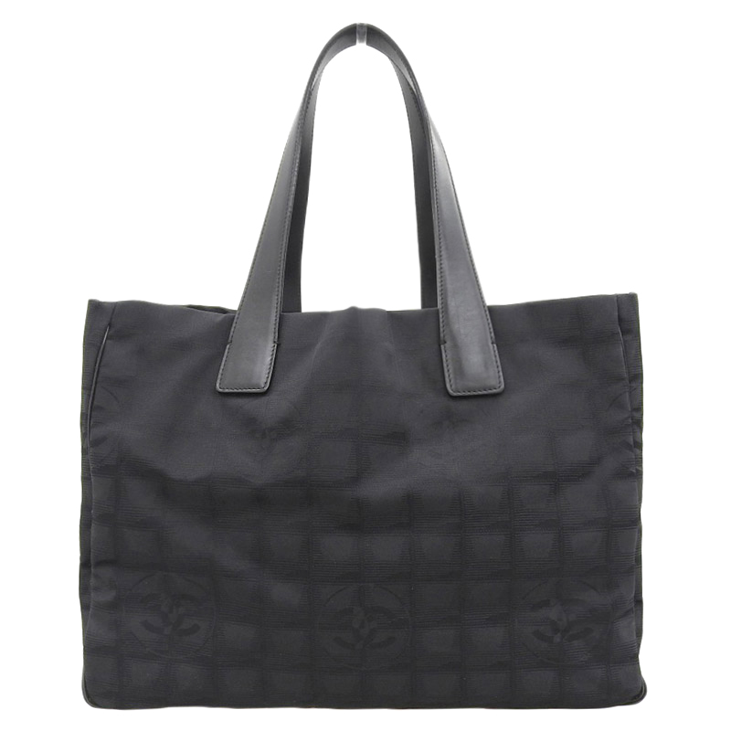 http://シャネル%20CHANEL%20ニュートラベルライン%20トートバッグ%20ナイロン/レザー%20ブラック%208番台%20中古%20CH0929