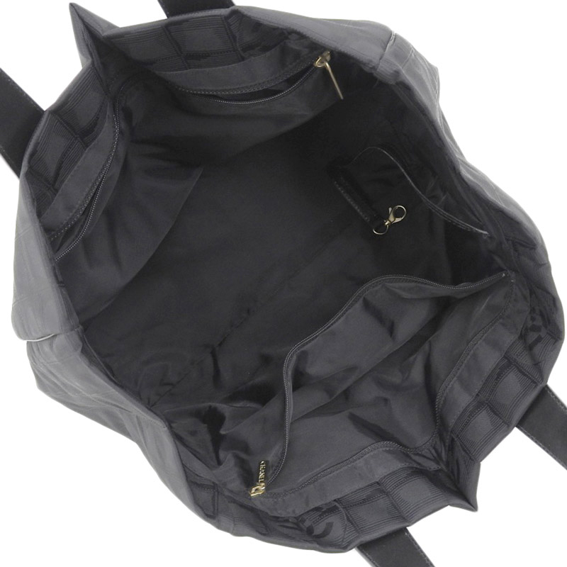 http://シャネル%20CHANEL%20ニュートラベルライン%20トートバッグ%20ナイロン/レザー%20ブラック%208番台%20中古%20CH0929