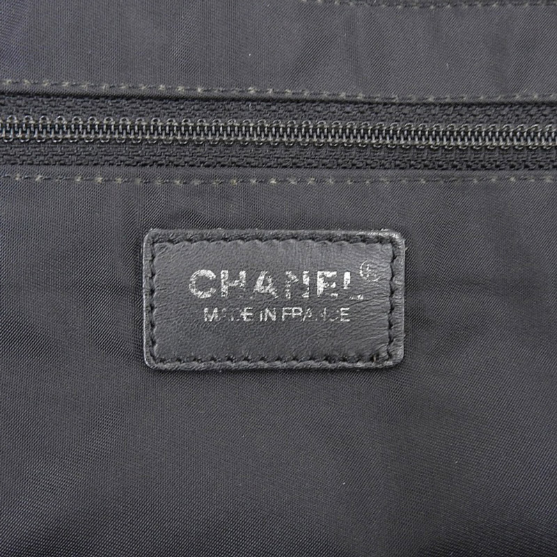 http://シャネル%20CHANEL%20ニュートラベルライン%20トートバッグ%20ナイロン/レザー%20ブラック%207番台%20中古%20CH0930