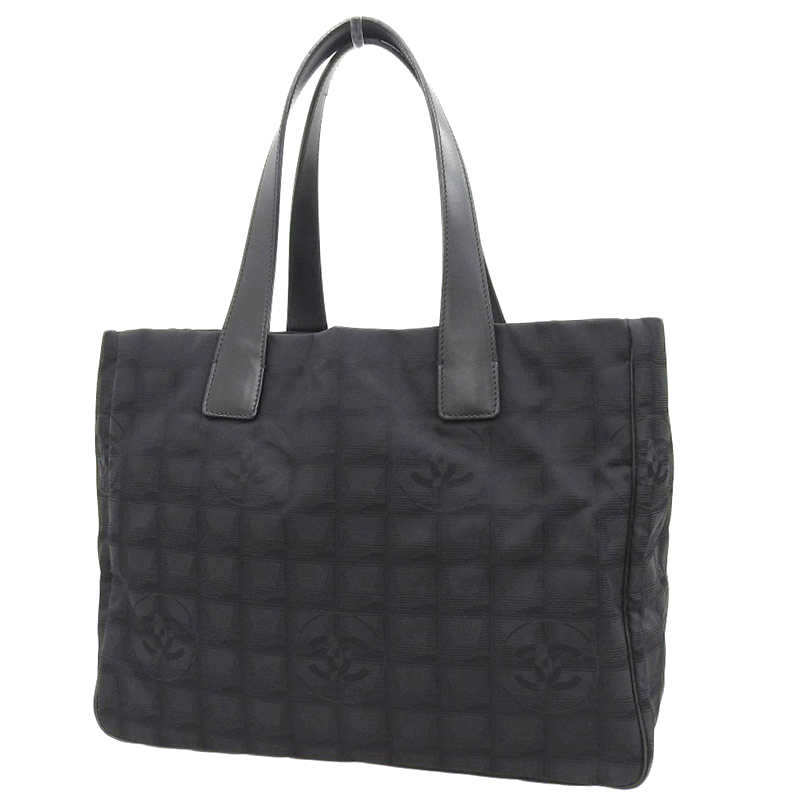http://シャネル%20CHANEL%20ニュートラベルライン%20トートバッグ%20ナイロン/レザー%20ブラック%209番台%20中古%20CH0931