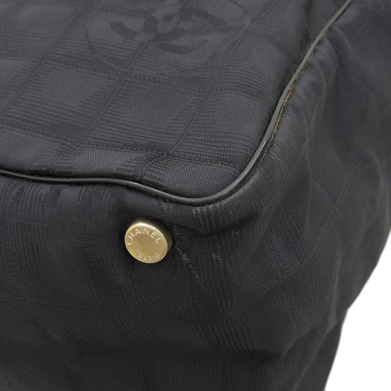 http://シャネル%20CHANEL%20ニュートラベルライン%20トートバッグ%20ナイロン/レザー%20ブラック%209番台%20中古%20CH0931